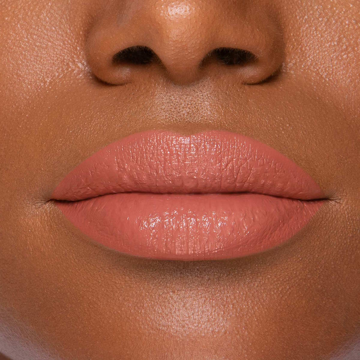 LADY BOLD LIPSTICK  (LABIAL CREMOSO)